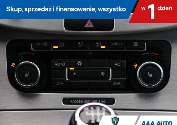 Volkswagen Passat cena 37000 przebieg: 181932, rok produkcji 2011 z Zawidów małe 326